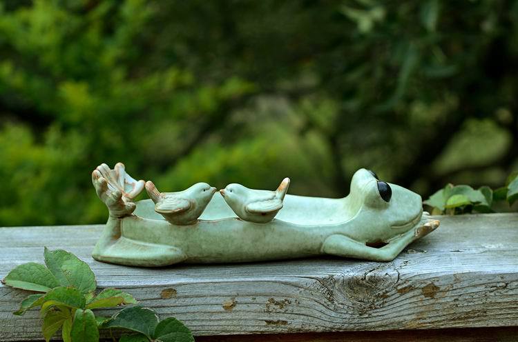 Ceramic Frog Design Bird Feeder Fruit Tray Office Home Decor Ideal For Garden Style Weddings - 4